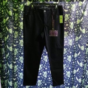 NWT Gloria Vanderbilt Black Stretch Crop Jeans